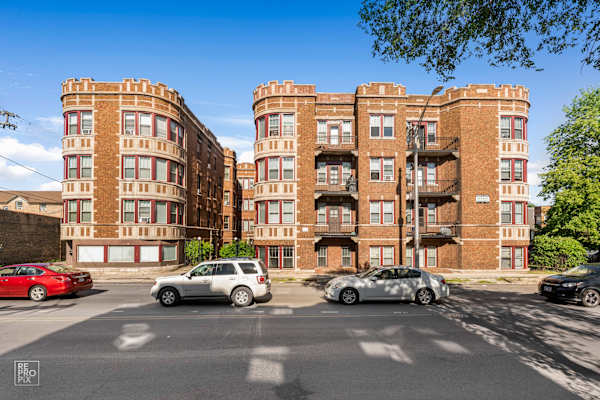 5952-58 W Superior property